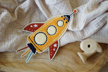 Lade das Bild in den Galerie-Viewer, Chenille Patch &quot;Rakete&quot;
