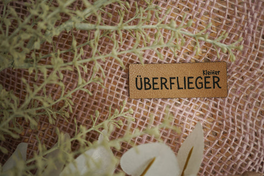 Kunstleder-Label "Kleiner Überflieger"